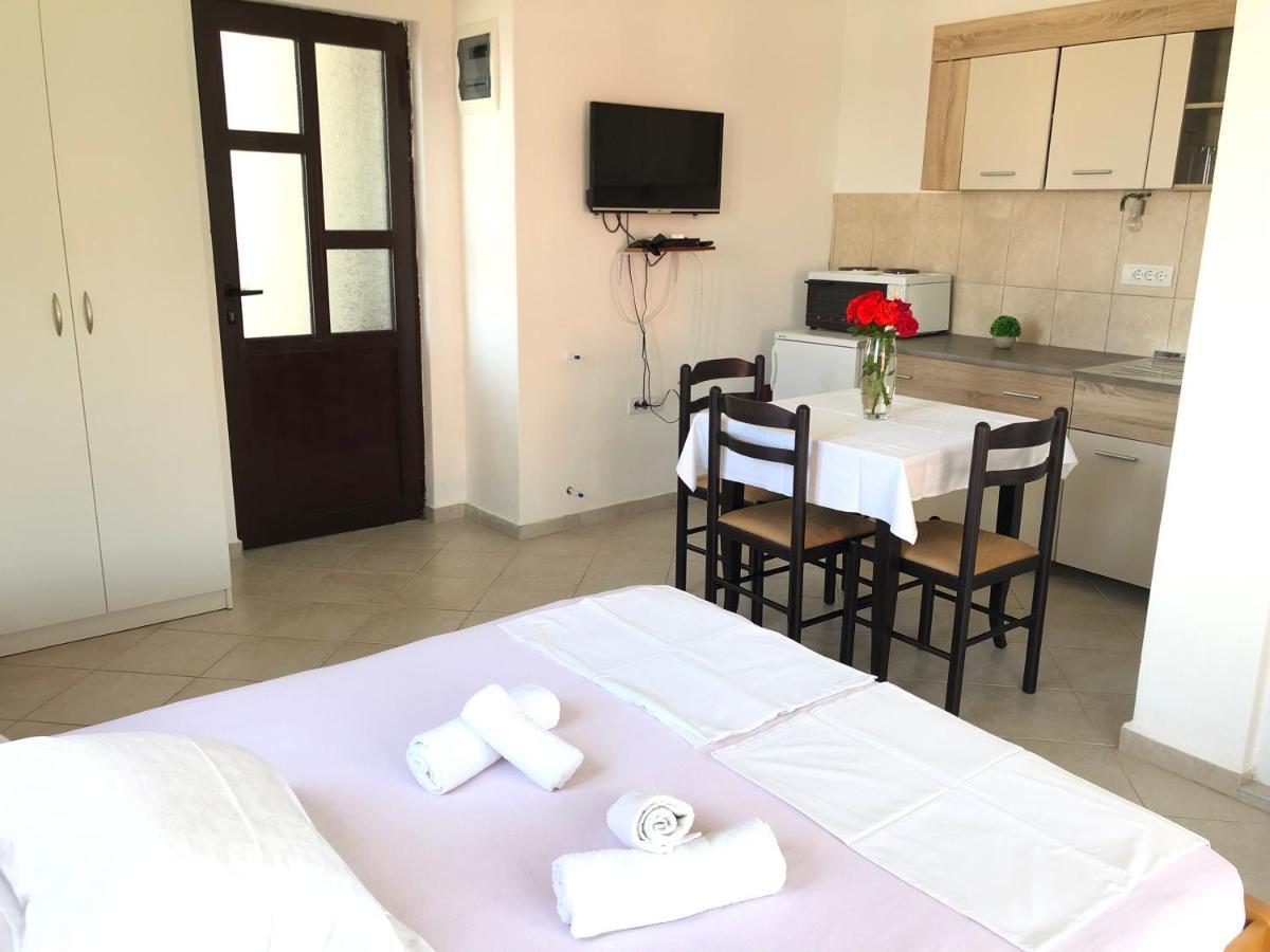 Apartments Radosevic Ulcinj Esterno foto