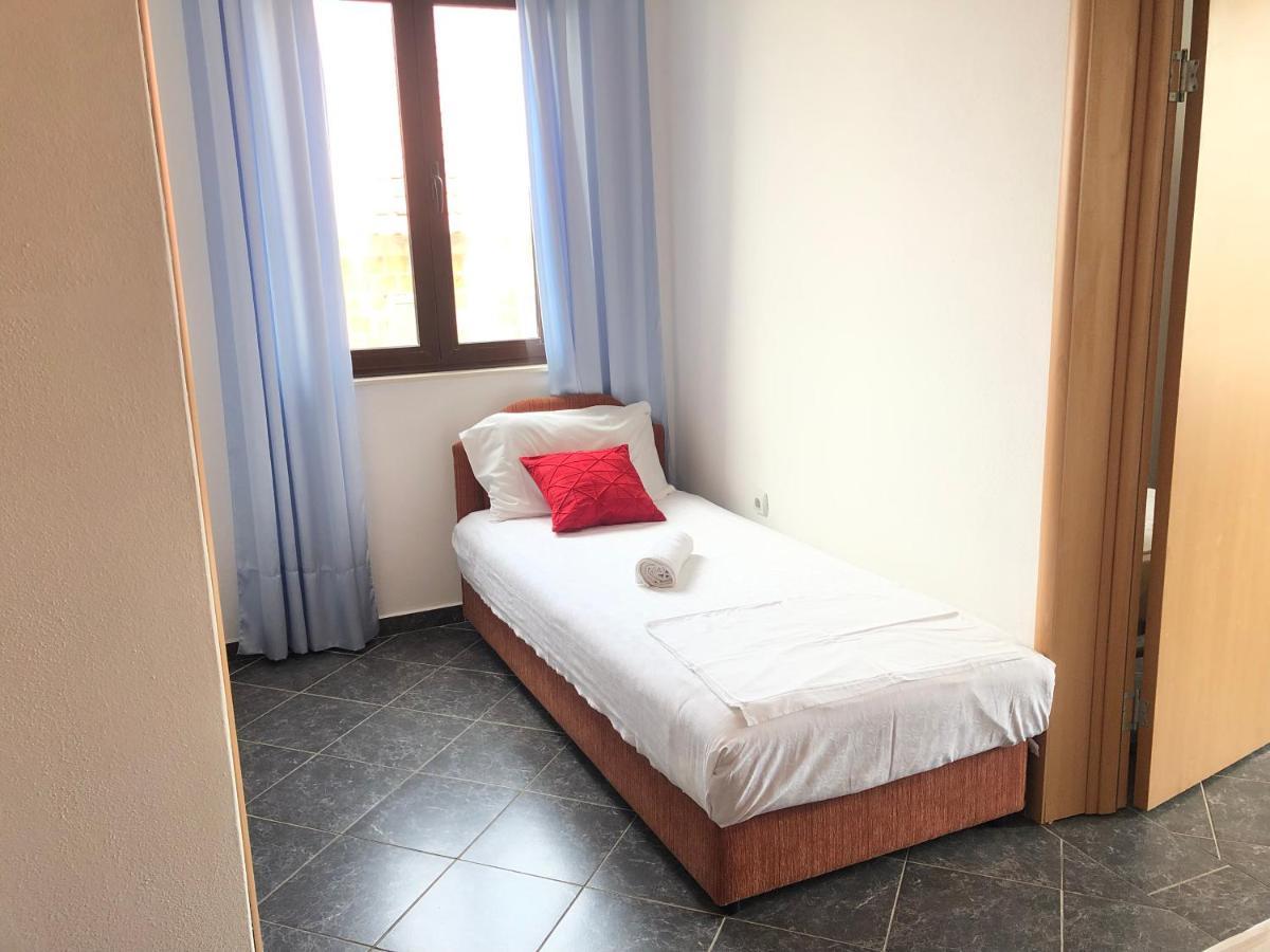 Apartments Radosevic Ulcinj Esterno foto