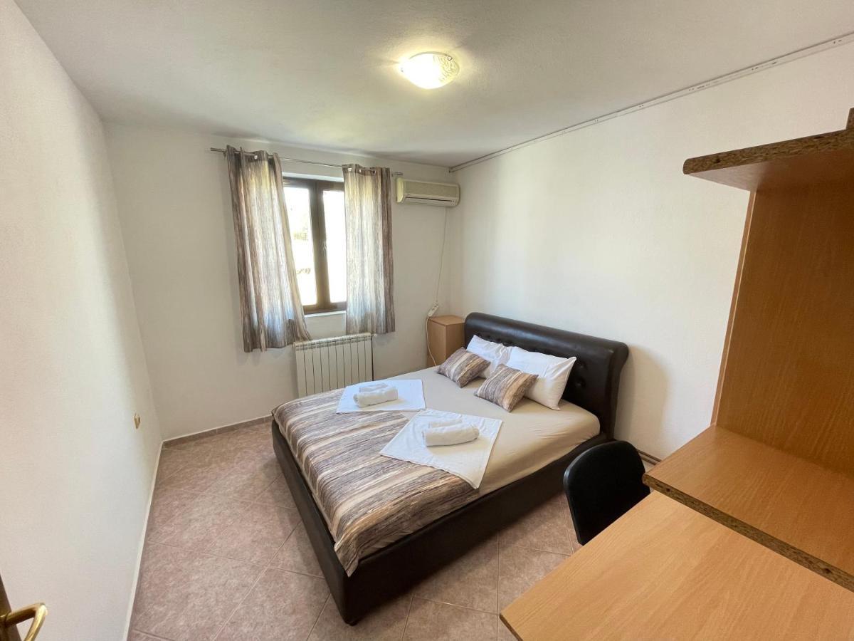 Apartments Radosevic Ulcinj Esterno foto