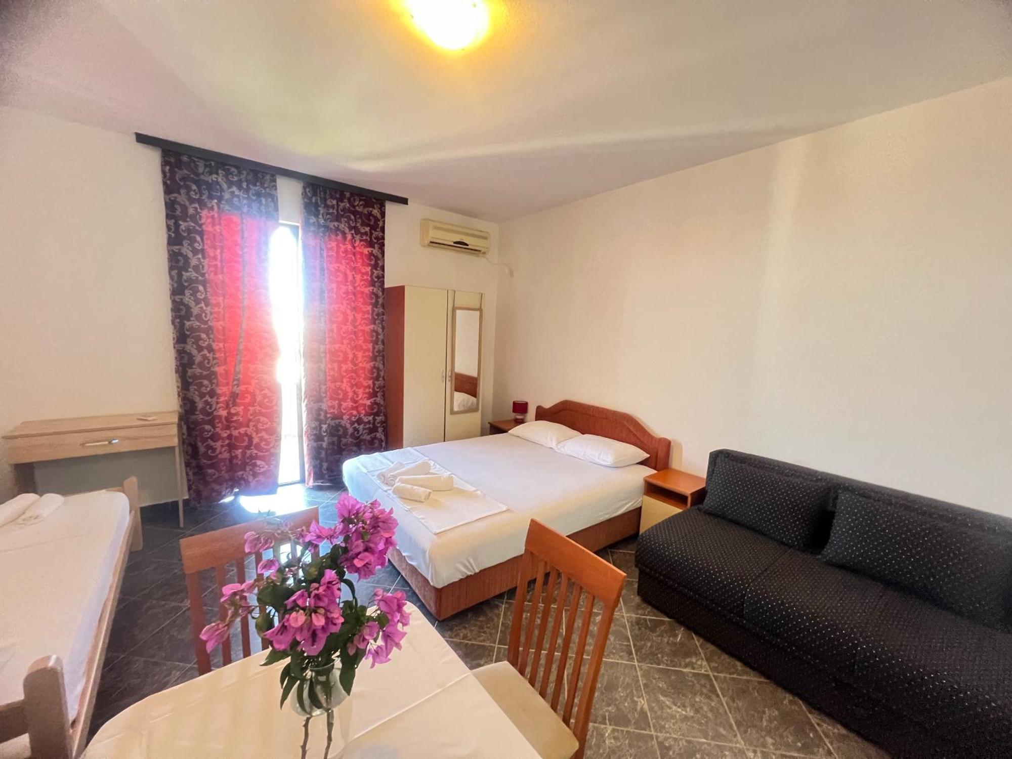 Apartments Radosevic Ulcinj Esterno foto