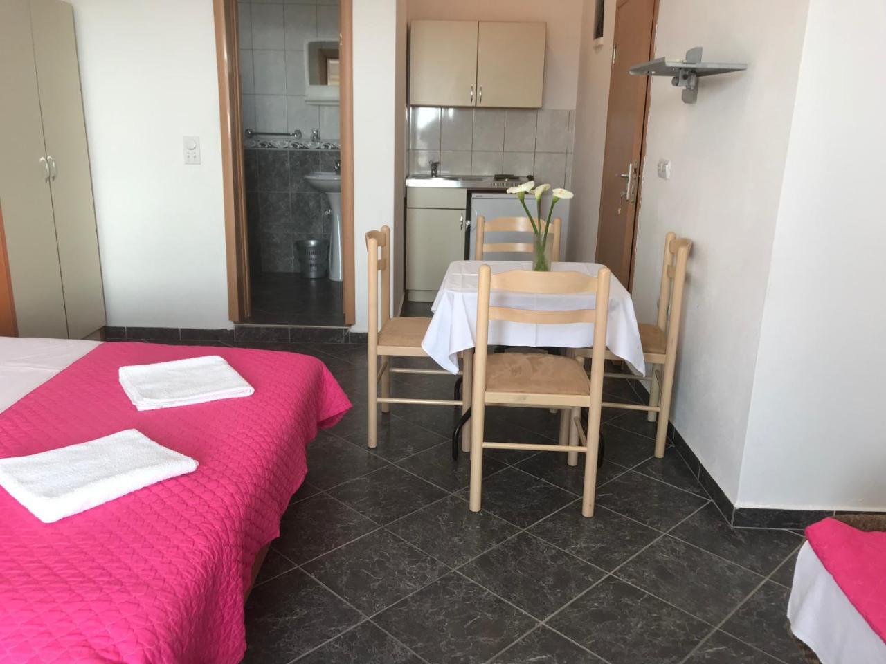 Apartments Radosevic Ulcinj Esterno foto